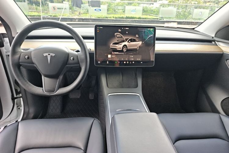 Used Tesla Model Y 2022 Revised Version Long-Range All-Wheel Drive Center Console
