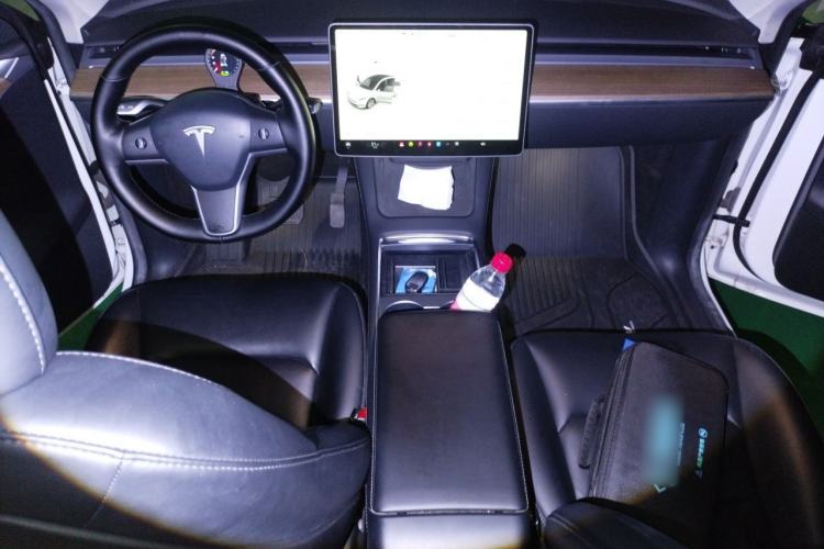 Used Tesla Model Y 2022 Rear-Wheel-Drive Version Center Console