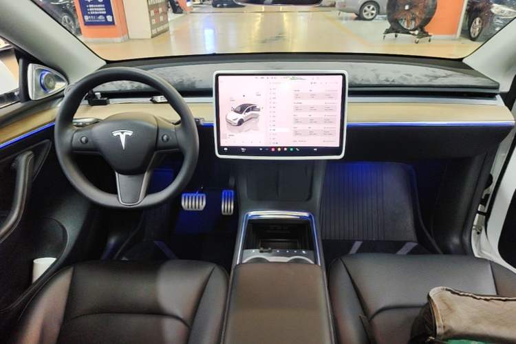 Used Tesla Model Y 2022 Performance High-Performance All-Wheel-Drive Version Center Console