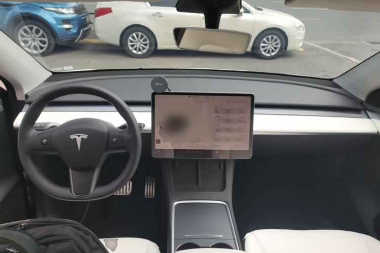 Used Tesla Model Y 2022 Performance High-Performance All-Wheel-Drive Version Center Console