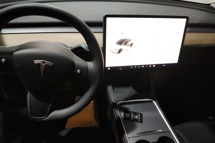 Used Tesla Model Y 2022 Revised Version Long-Range All-Wheel Drive Center Console