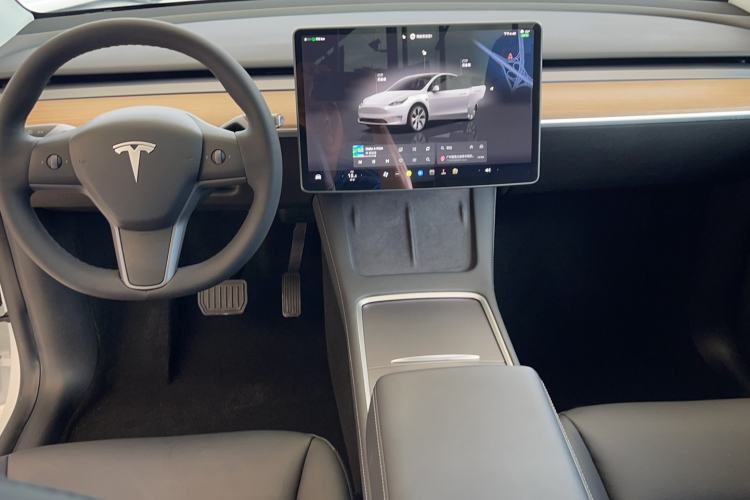 Used Tesla Model Y 2022 Rear-Wheel-Drive Version Center Console