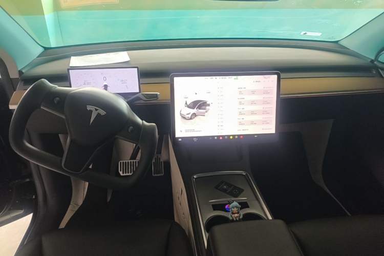Used Tesla Model Y 2022 Revised Version Rear-Wheel Drive Center Console