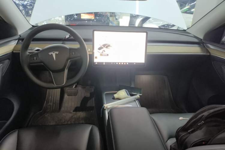 Used Tesla Model Y 2022 Rear-Wheel-Drive Version Center Console