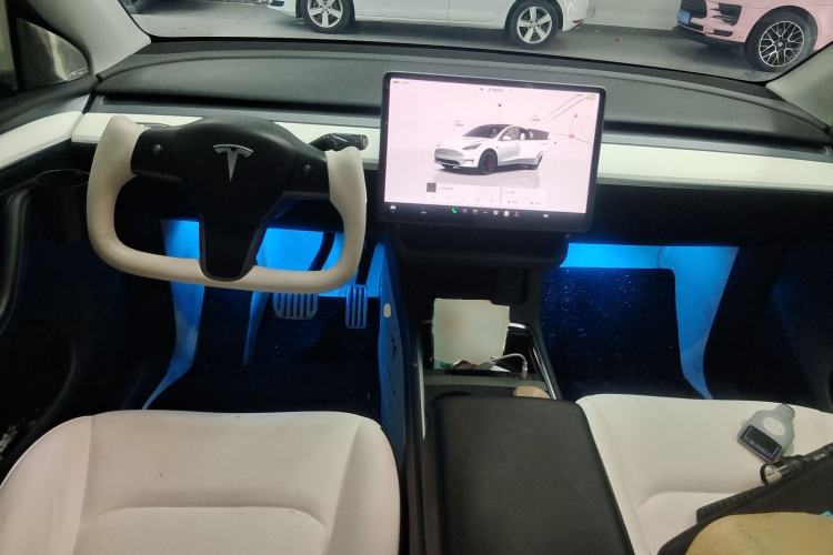 Used Tesla Model Y 2022 Performance High-Performance All-Wheel-Drive Version Center Console