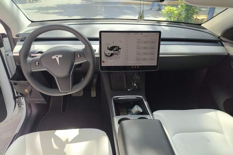 Used Tesla Model Y 2022 Rear-Wheel-Drive Version Center Console