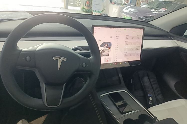 Used Tesla Model Y 2022 Revised Version Rear-Wheel Drive Center Console