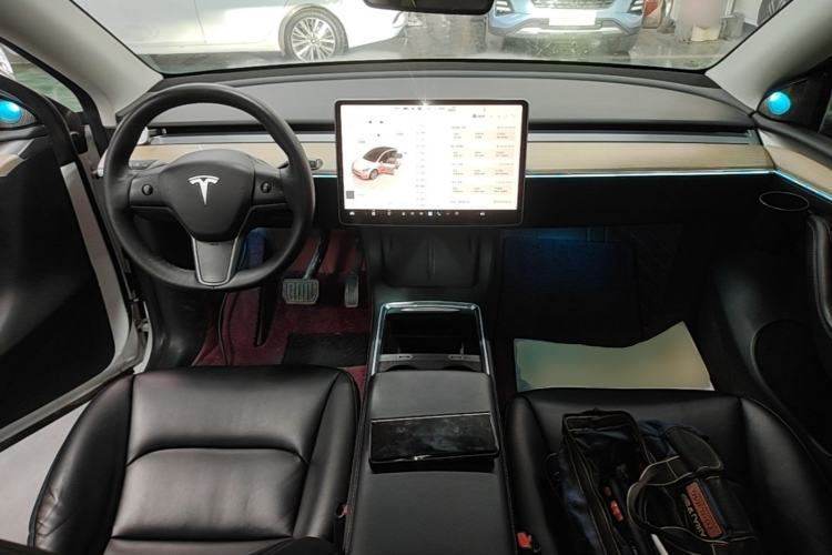 Used Tesla Model Y 2022 Rear-Wheel-Drive Version Center Console