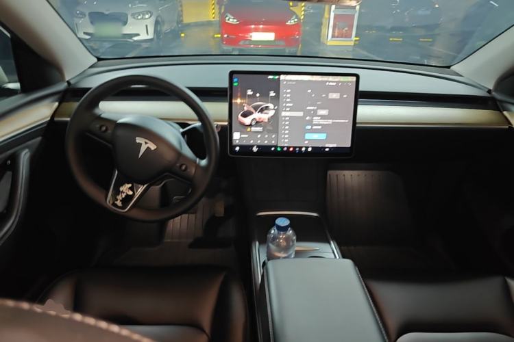 Used Tesla Model Y 2022 Revised Version Rear-Wheel Drive Center Console