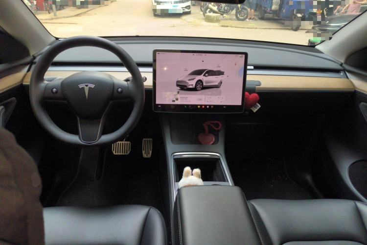 Used Tesla Model Y 2022 Rear-Wheel-Drive Version Center Console