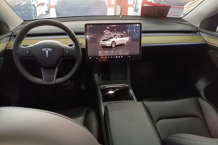 Used Tesla Model Y 2022 Revised Version Rear-Wheel Drive Center Console