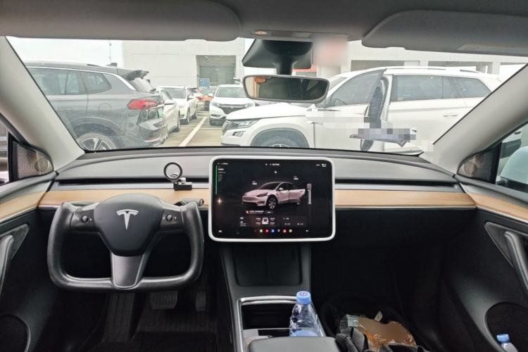 Used Tesla Model Y 2022 Revised Version Long-Range All-Wheel Drive Center Console