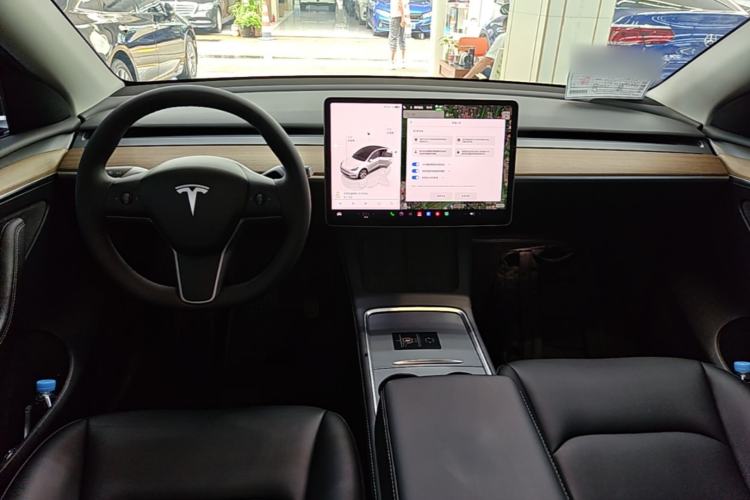 Used Tesla Model Y 2022 Rear-Wheel-Drive Version Center Console