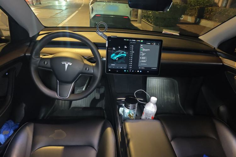 Used Tesla Model Y 2022 Revised Version Rear-Wheel Drive Center Console