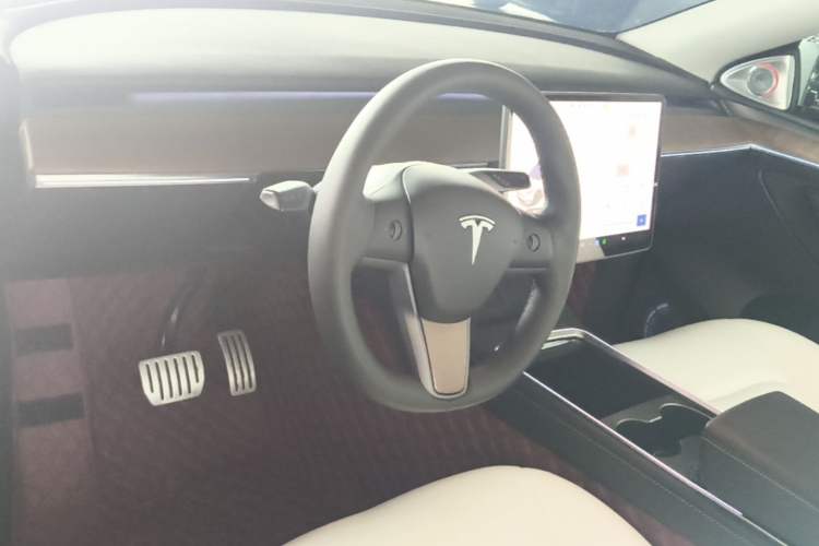 Used Tesla Model Y 2022 Performance High-Performance All-Wheel-Drive Version Center Console