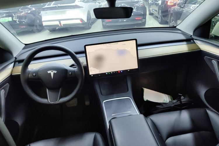 Used Tesla Model Y 2022 Rear-Wheel-Drive Version Center Console