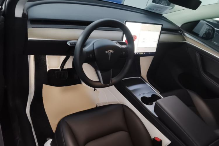 Used Tesla Model Y 2022 Revised Version Rear-Wheel Drive Center Console