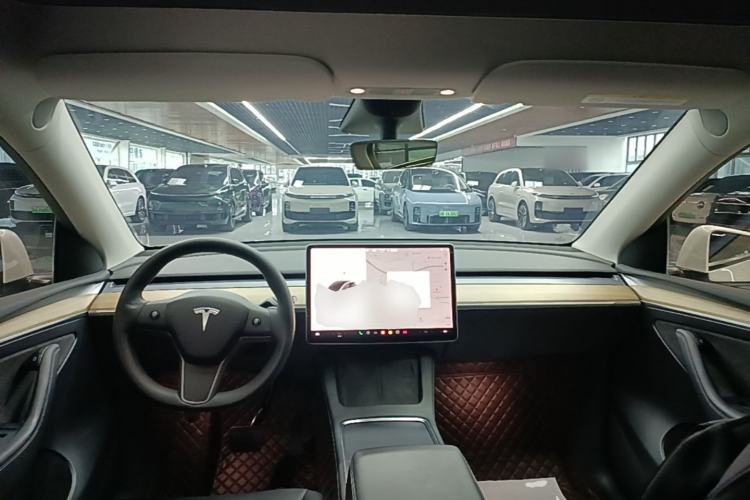 Used Tesla Model Y 2022 Long-Range All-Wheel-Drive Version Center Console