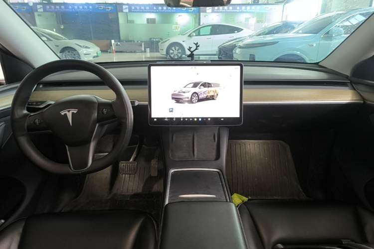 Used Tesla Model Y 2022 Revised Version Long-Range All-Wheel Drive Center Console