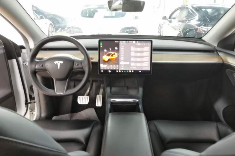 Used Tesla Model Y 2022 Performance High-Performance All-Wheel-Drive Version Center Console