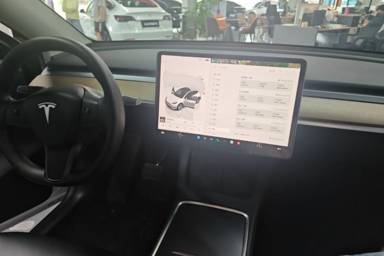 Used Tesla Model Y 2022 Rear-Wheel-Drive Version Center Console