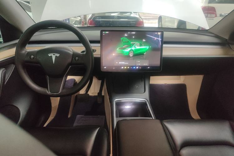 Used Tesla Model Y 2022 Rear-Wheel-Drive Version Center Console