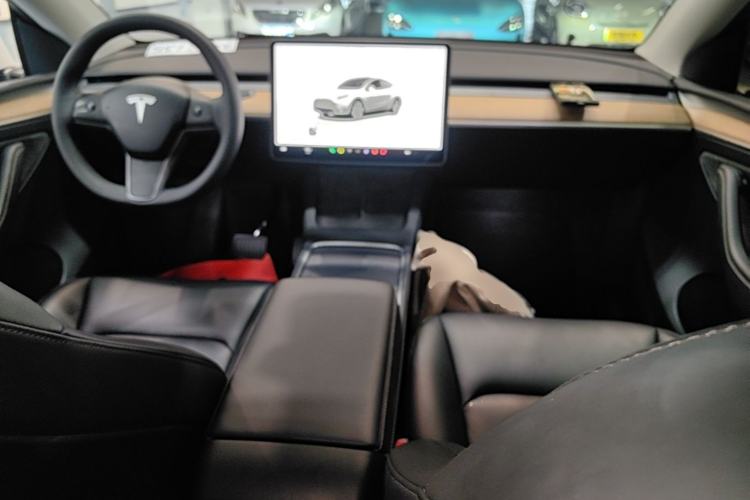 Used Tesla Model Y 2022 Rear-Wheel-Drive Version Center Console