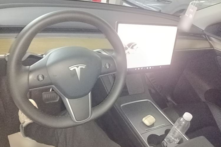 Used Tesla Model Y 2022 Revised Version Rear-Wheel Drive Center Console