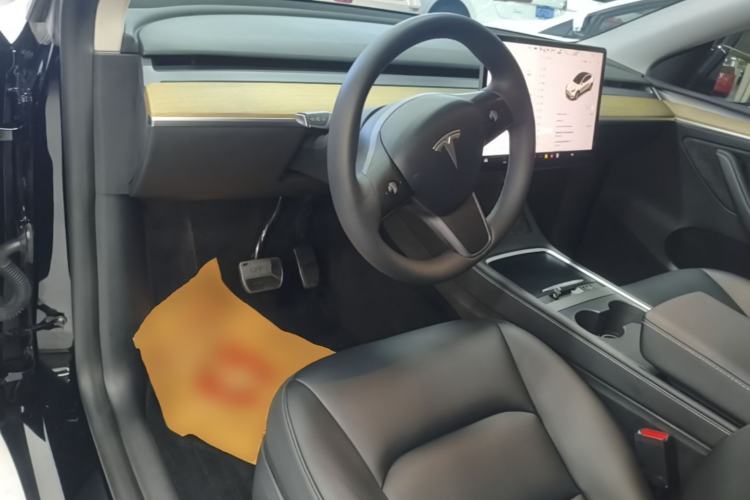 Used Tesla Model Y 2022 Revised Version Rear-Wheel Drive Center Console