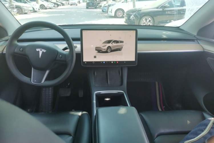 Used Tesla Model Y 2022 Rear-Wheel-Drive Version Center Console