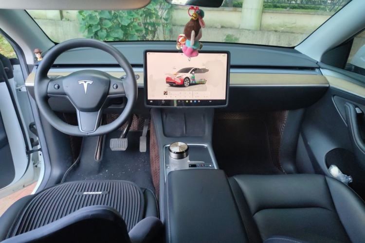 Used Tesla Model Y 2022 Revised Version Long-Range All-Wheel Drive Center Console