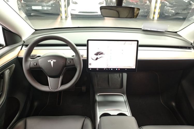 Used Tesla Model Y 2022 Performance High-Performance All-Wheel-Drive Version Center Console