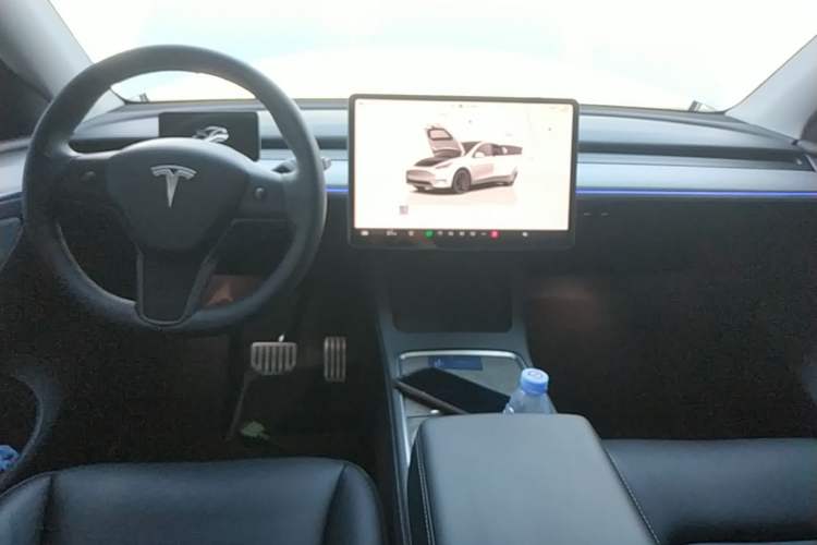Used Tesla Model Y 2022 Performance High-Performance All-Wheel-Drive Version Center Console