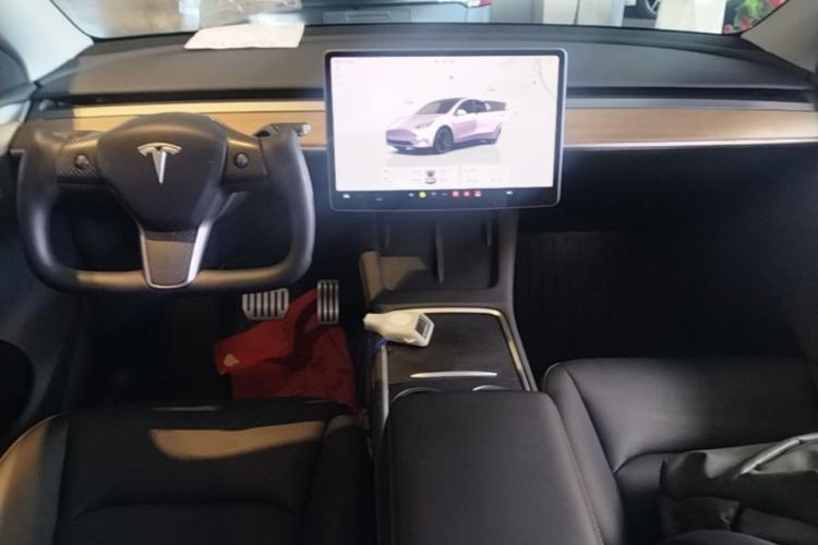Used Tesla Model Y 2022 Performance High-Performance All-Wheel-Drive Version Center Console