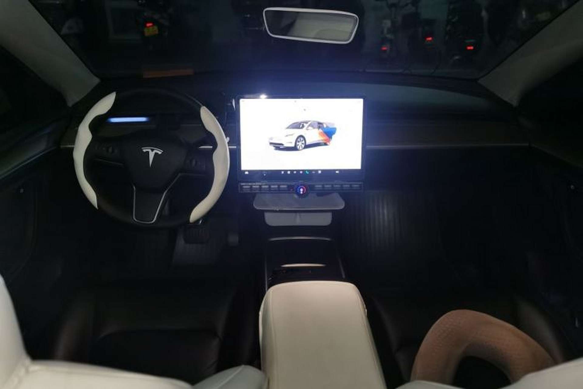 Used Tesla Model Y 2022 Rear-Wheel-Drive Version Center Console