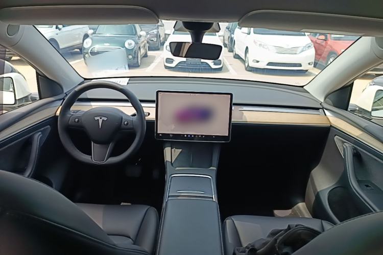 Used Tesla Model Y 2022 Rear-Wheel-Drive Version Center Console
