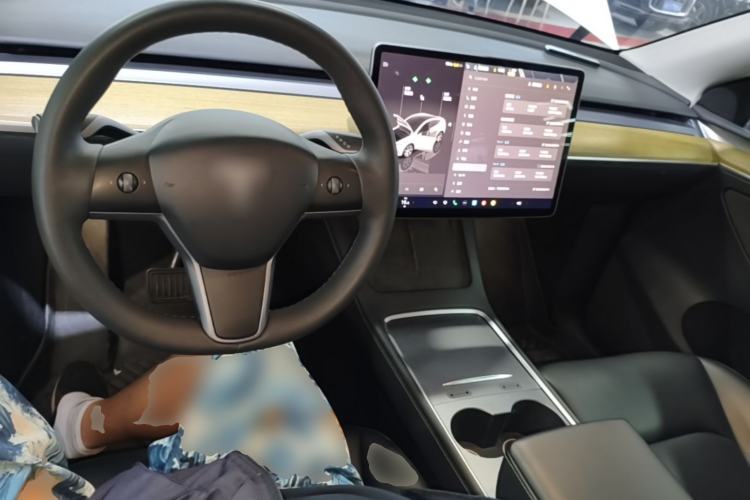 Used Tesla Model Y 2022 Revised Version Long-Range All-Wheel Drive Center Console