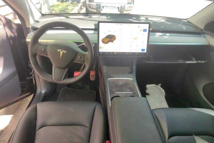 Used Tesla Model Y 2022 Revised Version Long-Range All-Wheel Drive Center Console