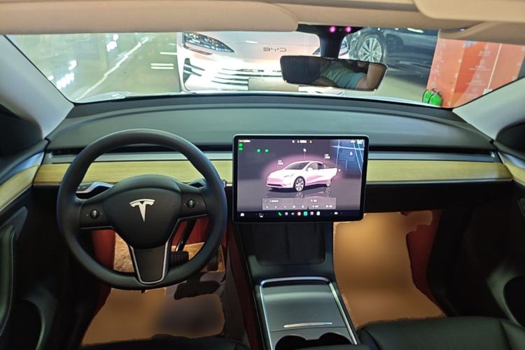 Used Tesla Model Y 2022 Revised Version Long-Range All-Wheel Drive Center Console