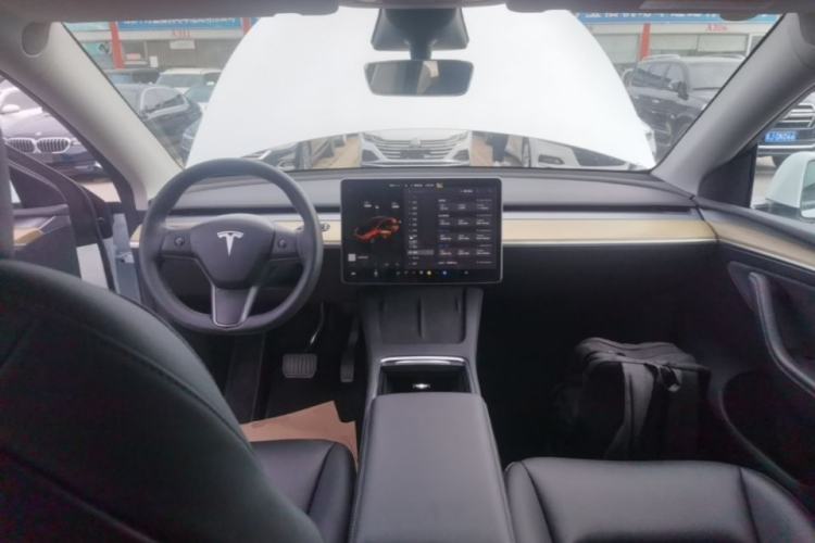 Used Tesla Model Y 2022 Revised Version Rear-Wheel Drive Center Console