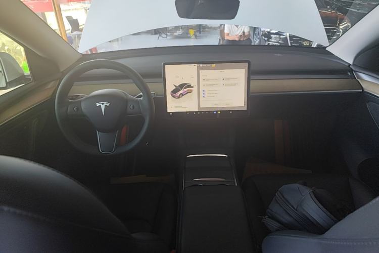 Used Tesla Model Y 2022 Rear-Wheel-Drive Version Center Console