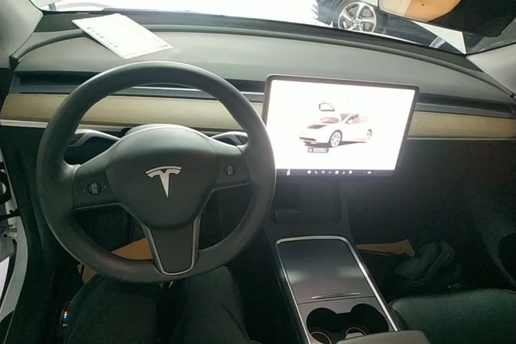 Used Tesla Model Y 2022 Rear-Wheel-Drive Version Center Console