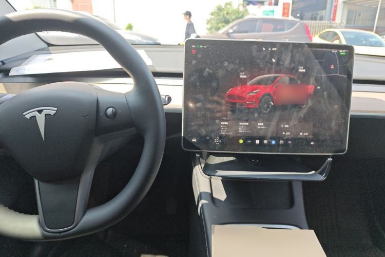 Used Tesla Model Y 2022 Long-Range All-Wheel-Drive Version Center Console