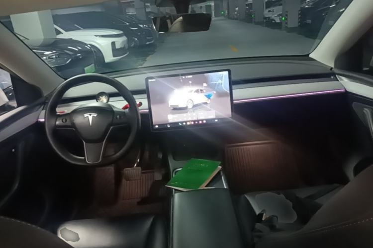 Used Tesla Model Y 2022 Rear-Wheel-Drive Version Center Console