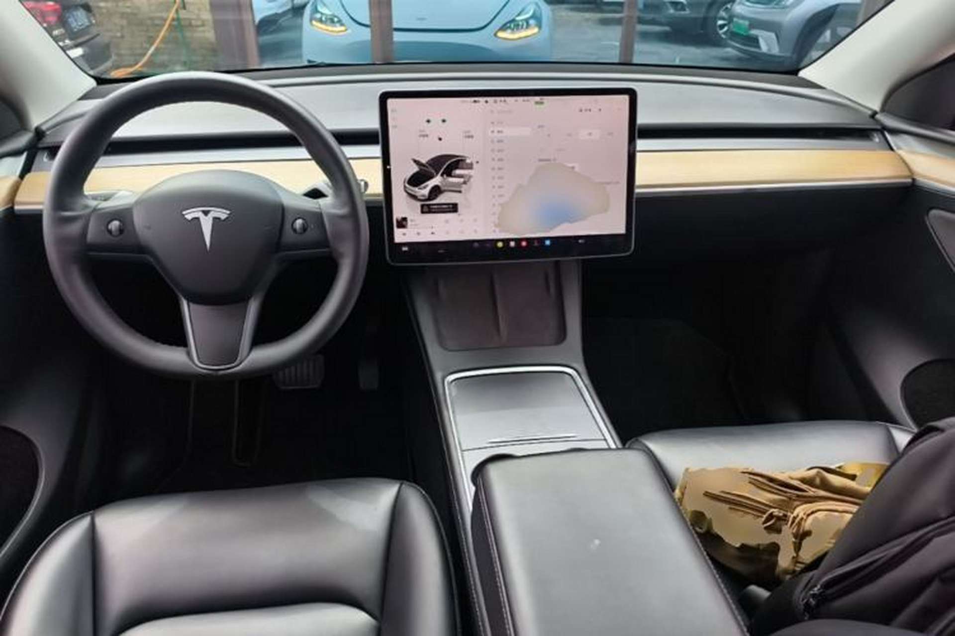 Used Tesla Model Y 2022 Rear-Wheel-Drive Version Center Console