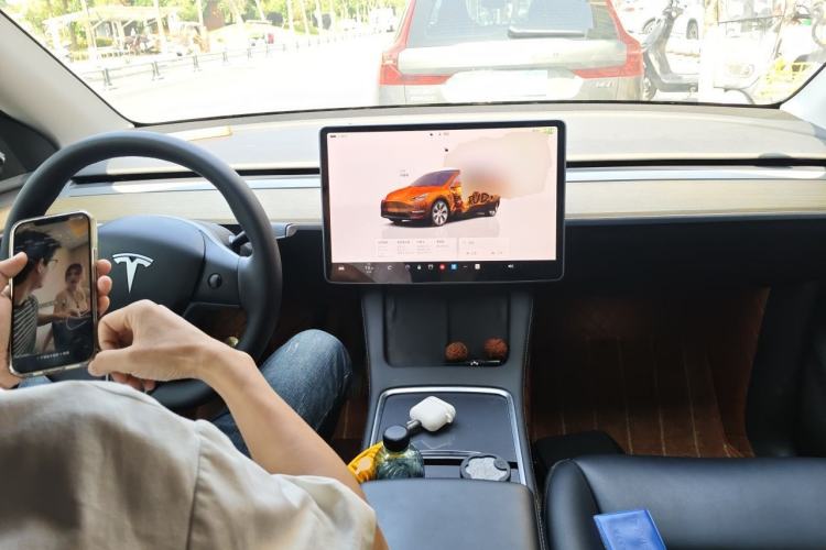 Used Tesla Model Y 2022 Revised Version Rear-Wheel Drive Center Console