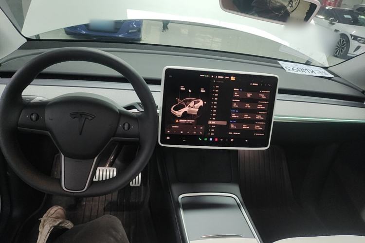 Used Tesla Model Y 2022 Performance High-Performance All-Wheel-Drive Version Center Console