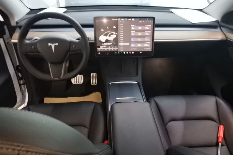 Used Tesla Model Y 2022 Performance High-Performance All-Wheel-Drive Version Center Console