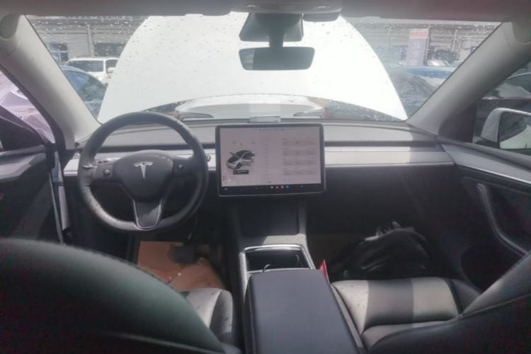 Used Tesla Model Y 2022 Revised Version Long-Range All-Wheel Drive Center Console