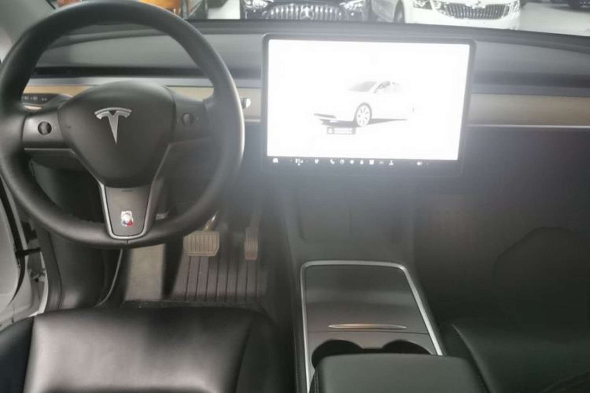 Used Tesla Model Y 2022 Rear-Wheel-Drive Version Center Console
